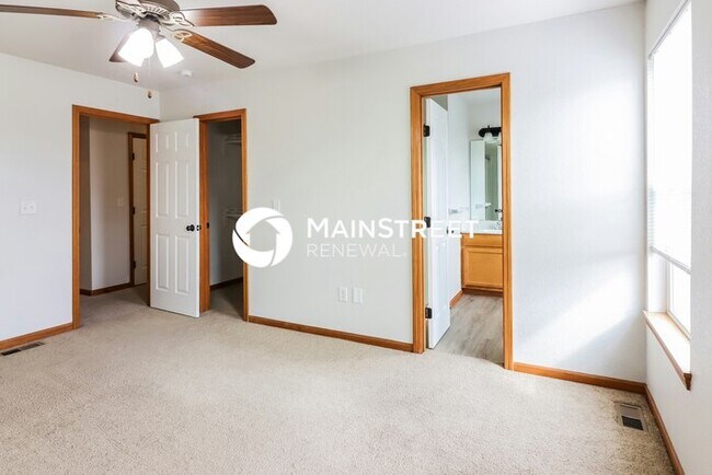 Building Photo - 3 Bedroom Pet-Friendly Home in GRAIN VALLE...