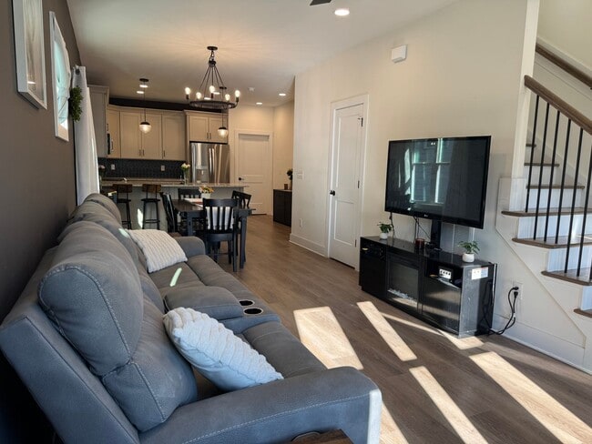 Building Photo - Tastefully Built Modern Durham Home