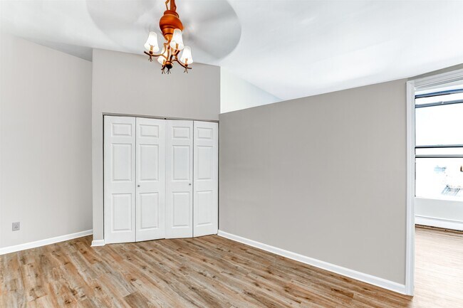 Building Photo - 193 Ogden Ave.