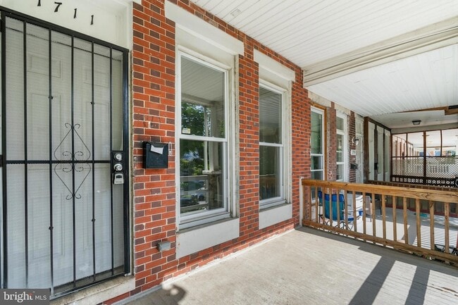 Building Photo - 1711 Ashburton St
