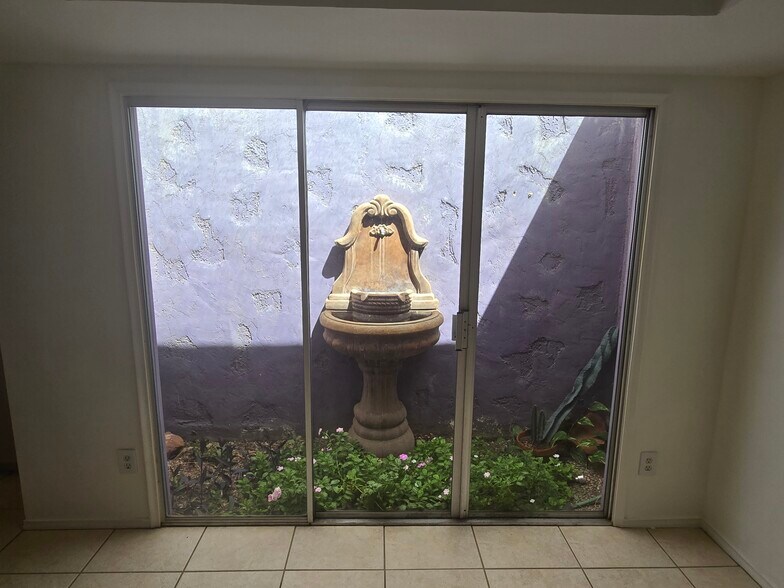Atrium - 1044 E Pueblo Rd