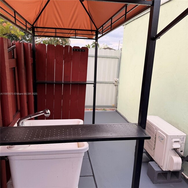 Building Photo - 6524 Wiley St