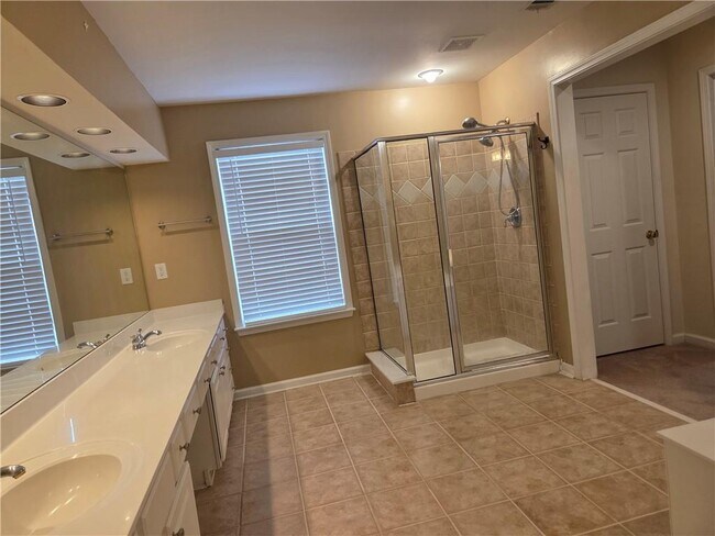 Building Photo - 8155 Cavendish Pl