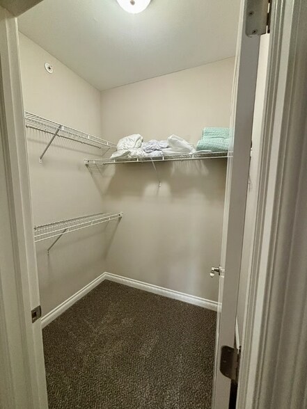 Building Photo - 2493 Sweet Home Rd