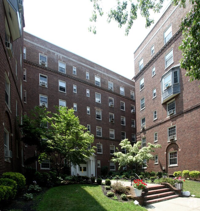 Henley Hall 17506 Devonshire Rd Jamaica NY 11432 Apartment Finder
