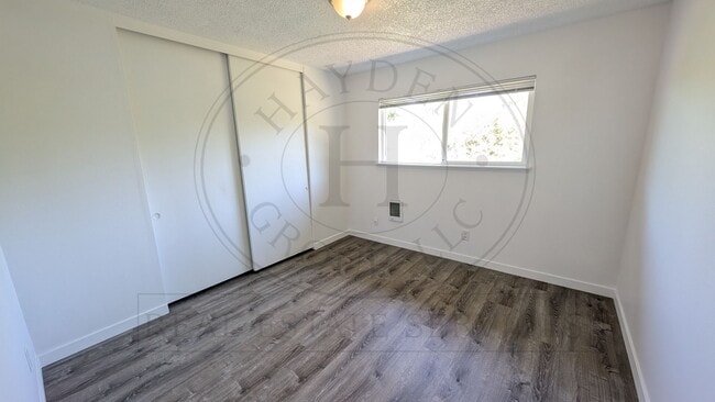 Building Photo - Single-story Duplex in Sherwood