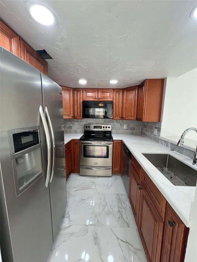 Building Photo - 2174 Champions Way