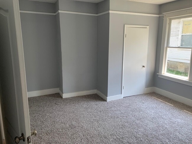 Building Photo - 3417 Rockwood Ave