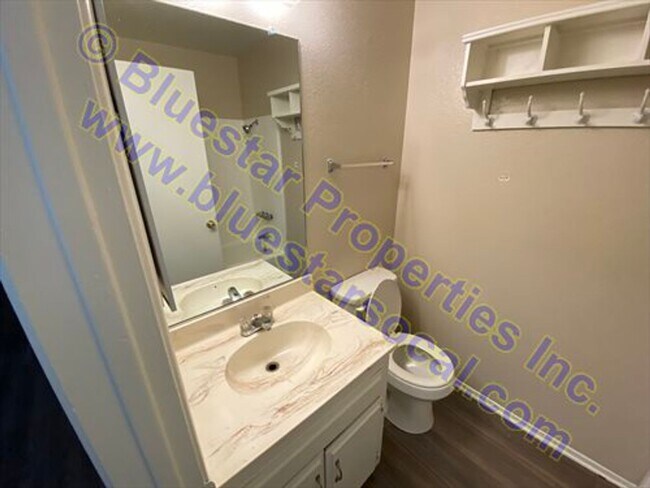 Building Photo - Now Available!!!  Single Story Home, Apple Valley With Large Lot