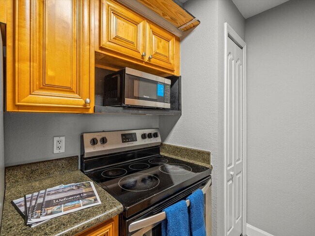 Building Photo - 230 Thorntree Pl