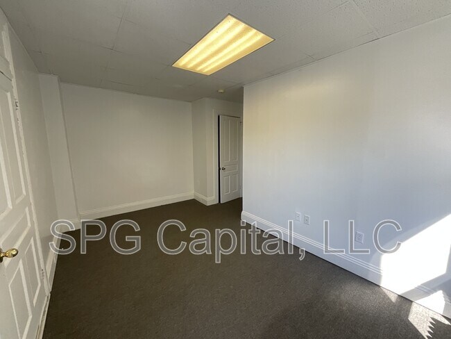 Building Photo - 250 W Jackson St