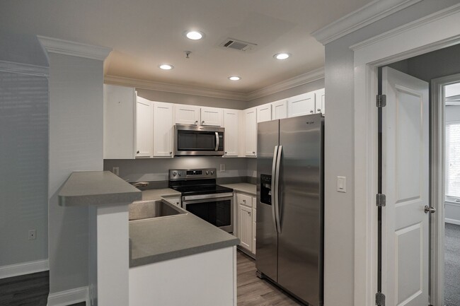 Building Photo - 3-Bedroom Townhouse in the Summit of Athens