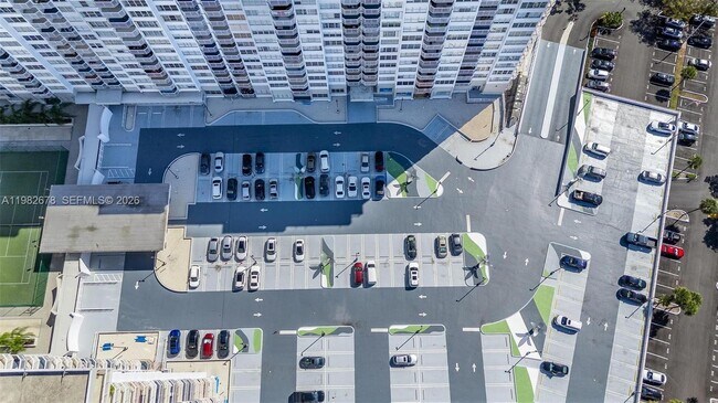 Building Photo - 18071 Biscayne Blvd