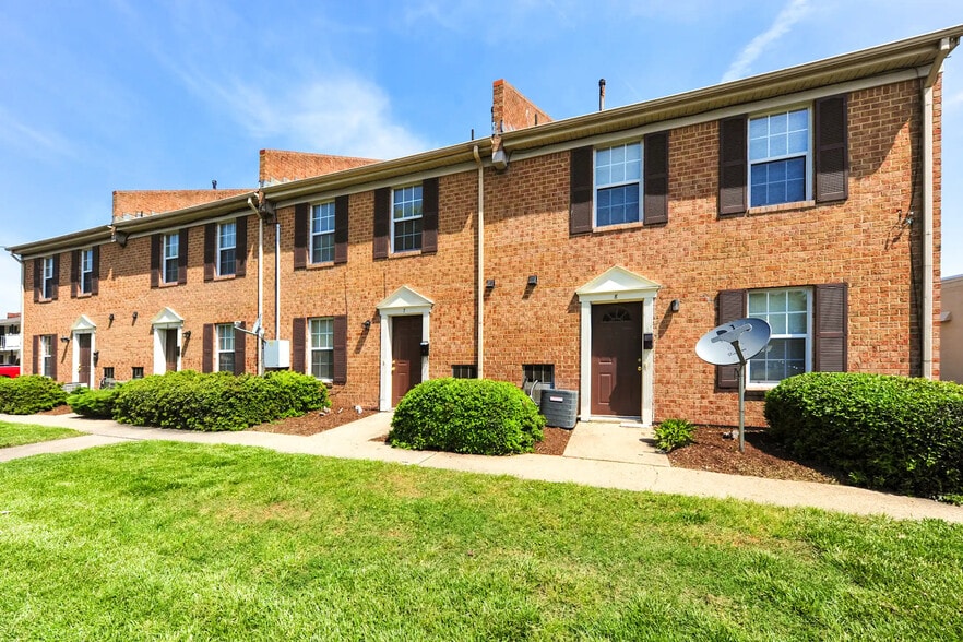 Primary Photo - Brentwood Forest Apartments