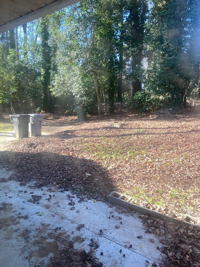 Building Photo - 526 Blendwood Dr