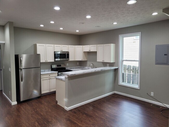 Building Photo - 612-616 South 10th Street