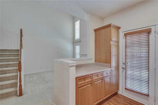 Building Photo - 1045 Mosscroft Ct