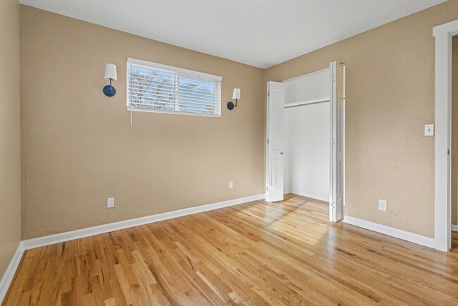 Building Photo - 8624 W Florida Ave