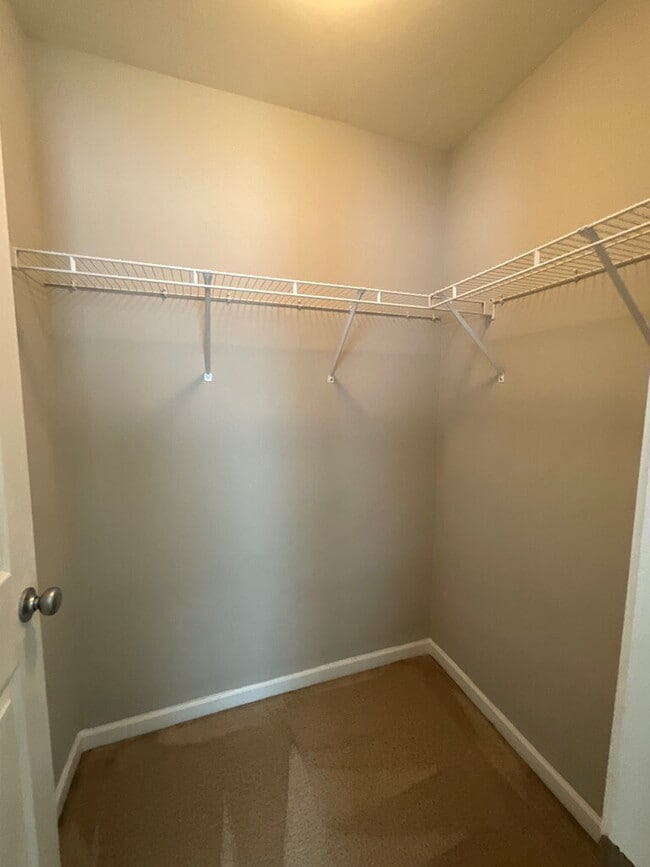 Building Photo - Spacious Townhome in Pooler