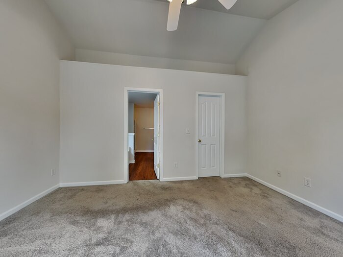 Building Photo - 730 Almora Dr