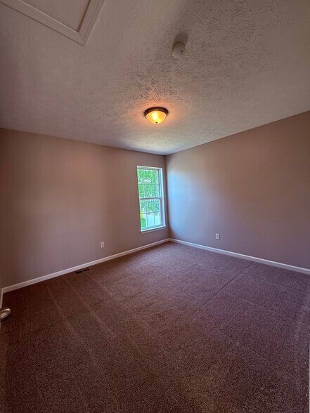 Building Photo - 657 Brookledge Ct
