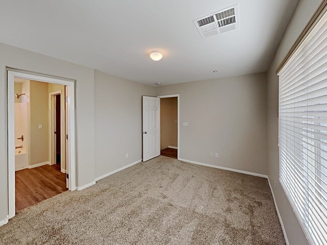 Building Photo - 8920 Paula Jean Ave