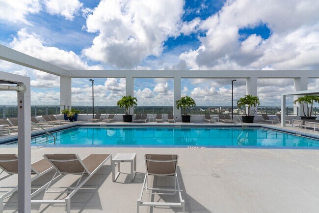 Building Photo - “Sleek Design Meets Walkable Downtown Livi...