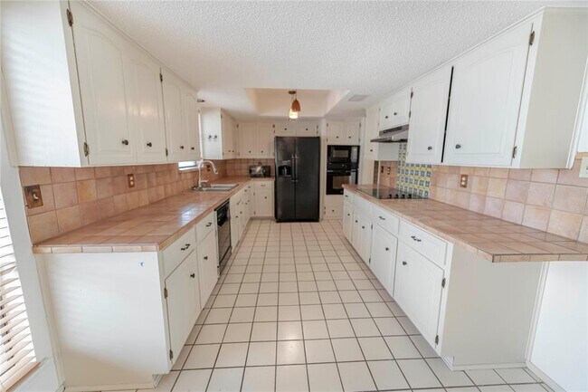 Building Photo - 2217 Onion Creek Pkwy