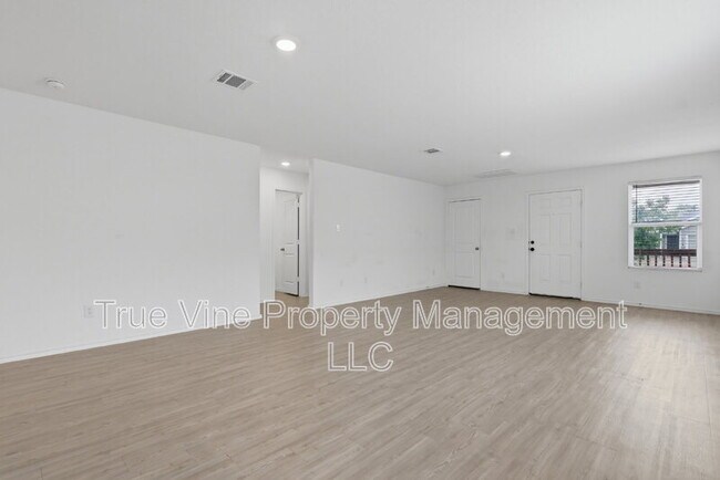 Building Photo - 7119 Satellite Wy