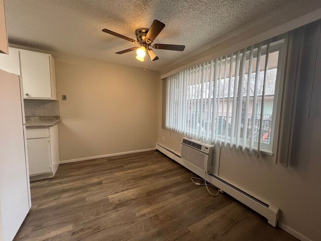 Building Photo - 10th Street Square Apartments