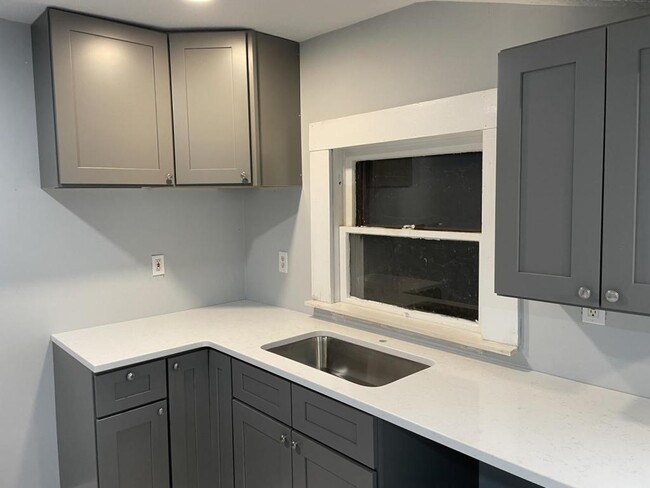 Building Photo - 155 Talbot Dr