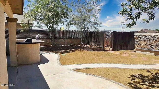 Building Photo - 12717 Francisco Paz Dr