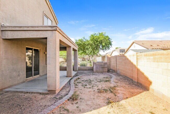 Building Photo - 12938 W Fleetwood Ln