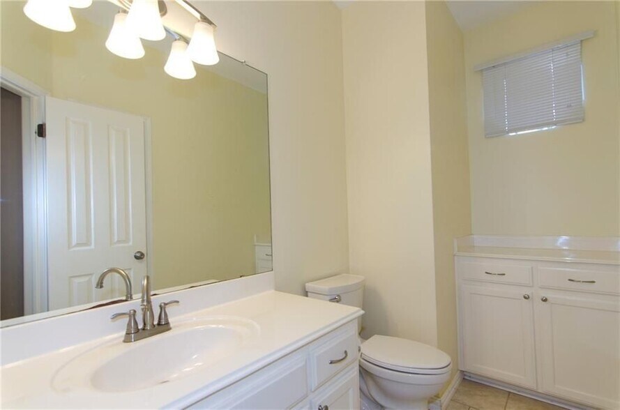 Building Photo - 4004 Halfway Cove