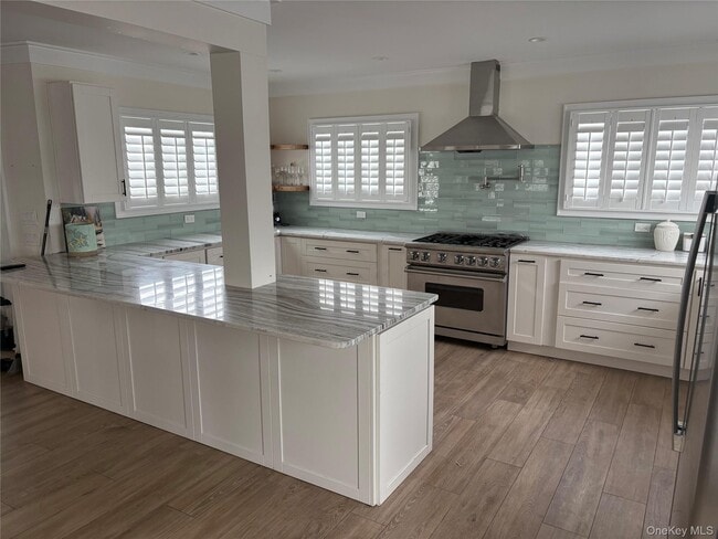 Building Photo - 2 Bay 9th St