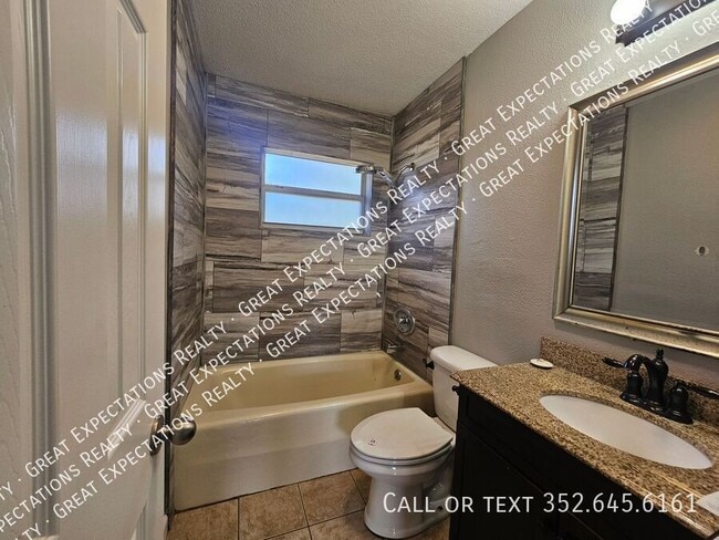 Building Photo - 25 Bahia Loop