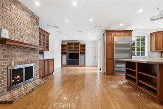 Building Photo - 500 3rd St