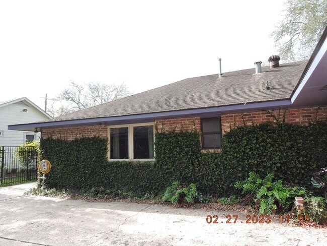 Building Photo - Great Southdowns Home on Parade Route