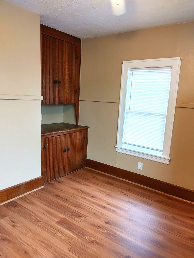 Building Photo - 702 1/2 28th Street