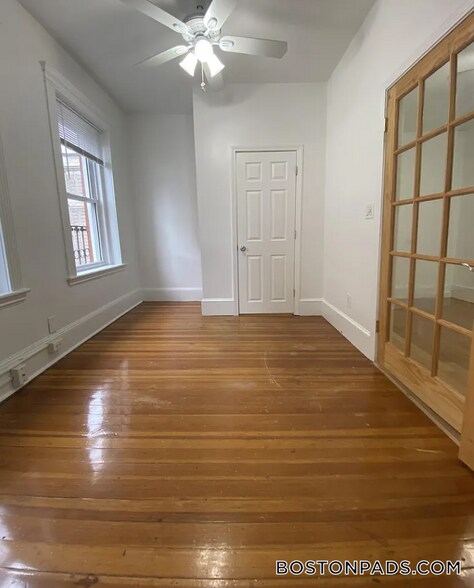 Building Photo - 64 Hemenway St