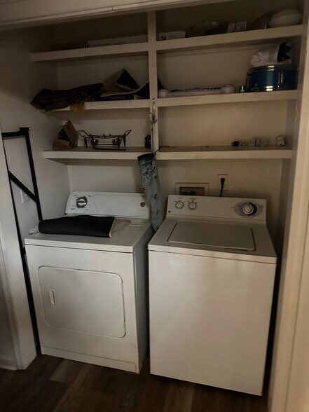 Building Photo - 213 Shipyard Ct