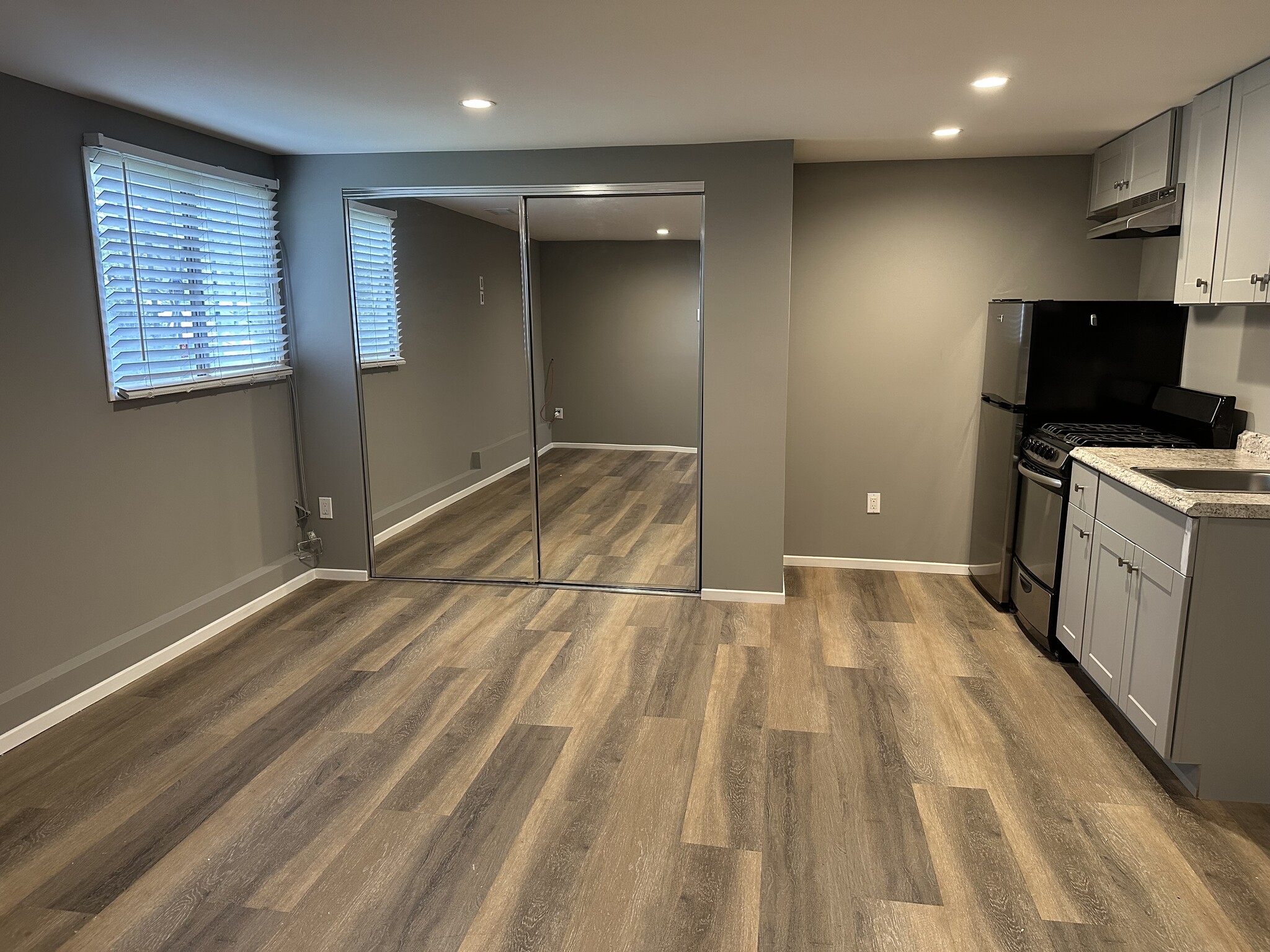 Large Closet - 723 N Sierra Dr