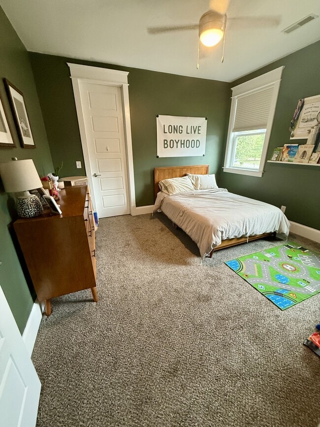 Building Photo - 2417B Porter Rd