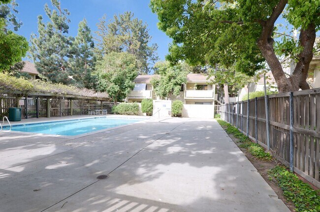 Building Photo - 2 br, 2 bath House - 978-A KIELY BLVD