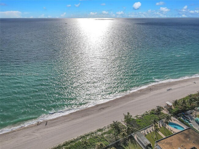 Building Photo - 1920 S Ocean Dr