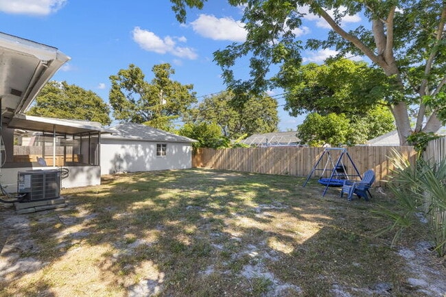 Building Photo - 3505 Prescott St N