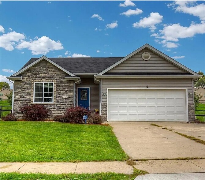 Building Photo - 1708 Apple Ln