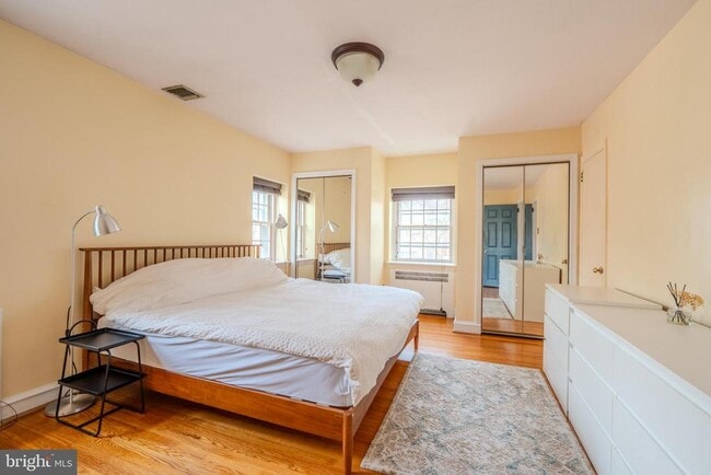 Building Photo - 128 Henley Rd