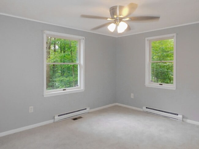 Building Photo - 4225 Robinson Rd