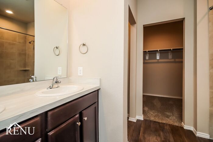 Building Photo - 2407 Heeney Pk Ln